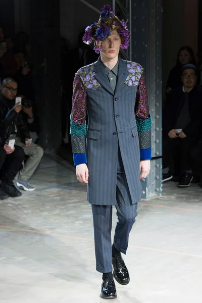 Look 19